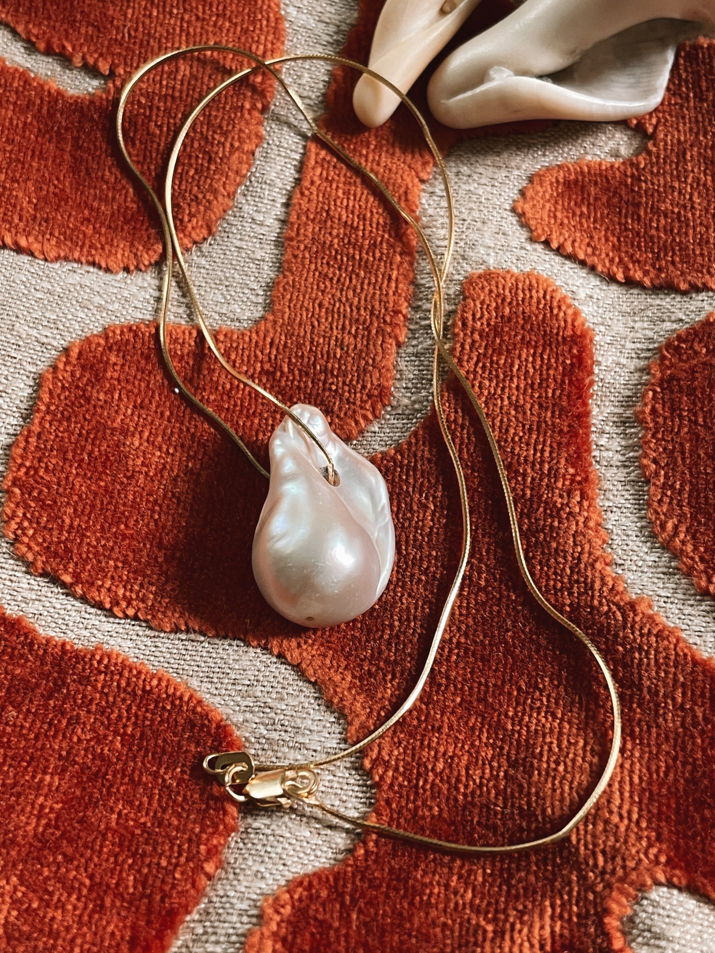 Baroque Pearl on gold